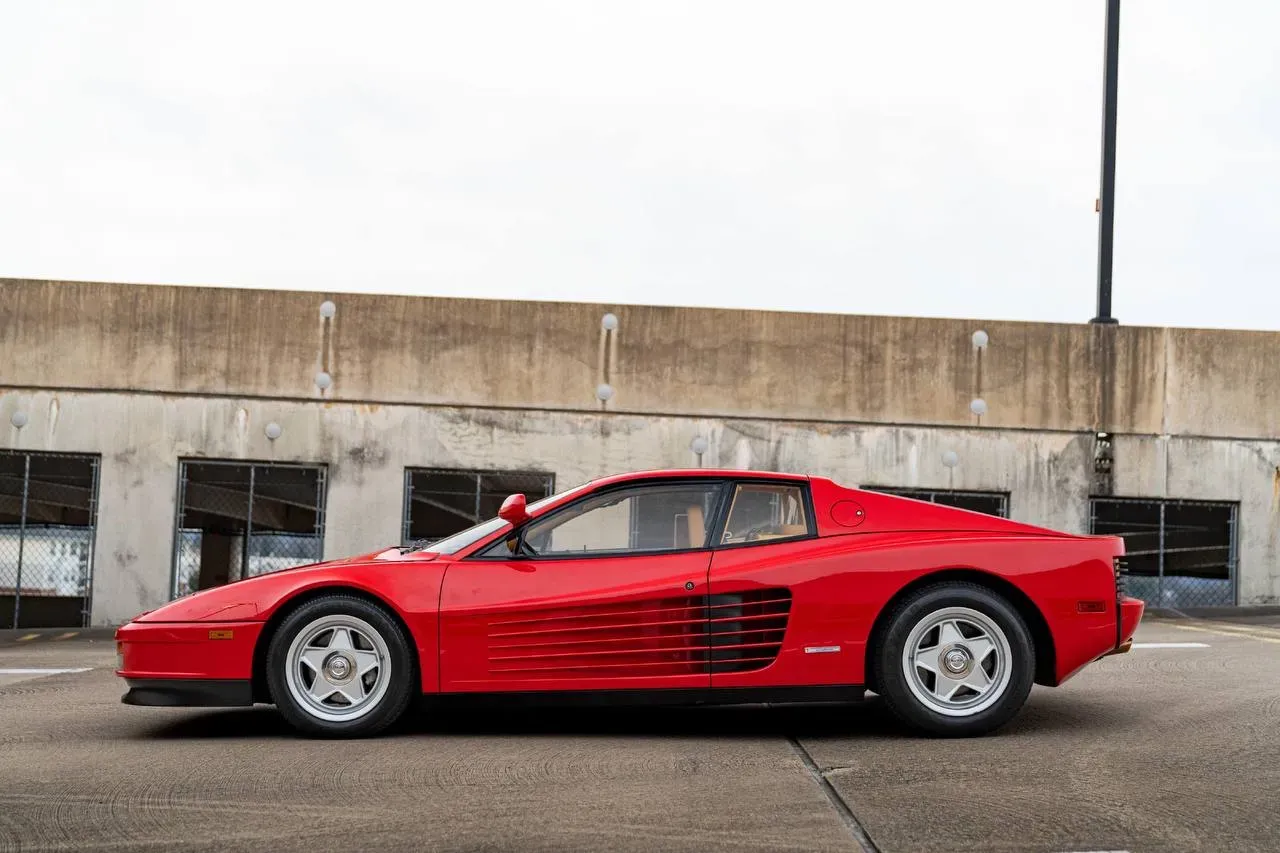 Ferrari Testarossa Rojo frente