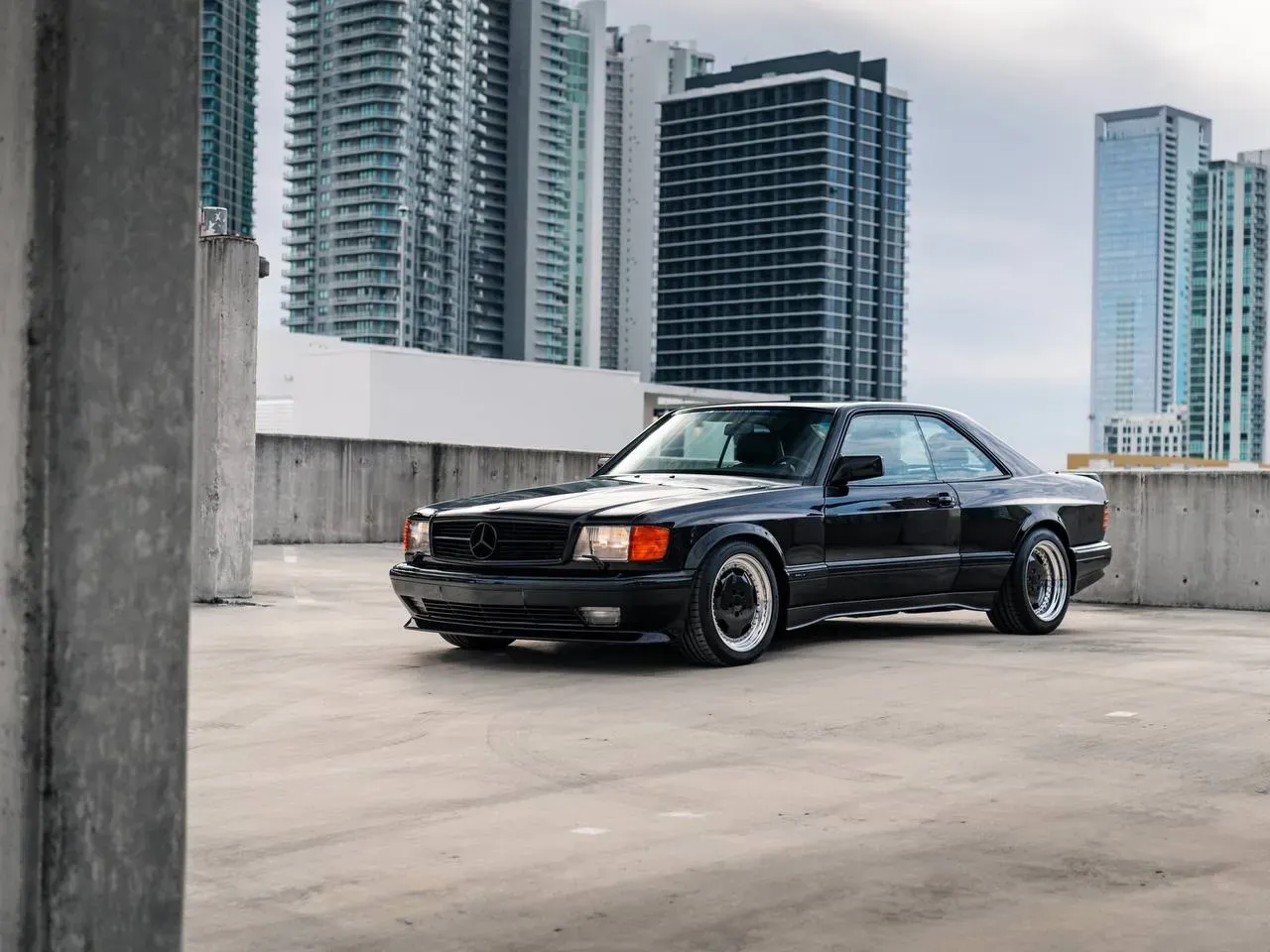 Mercedes-Benz 560 SEC AMG 6.0 Wide-Body perfil