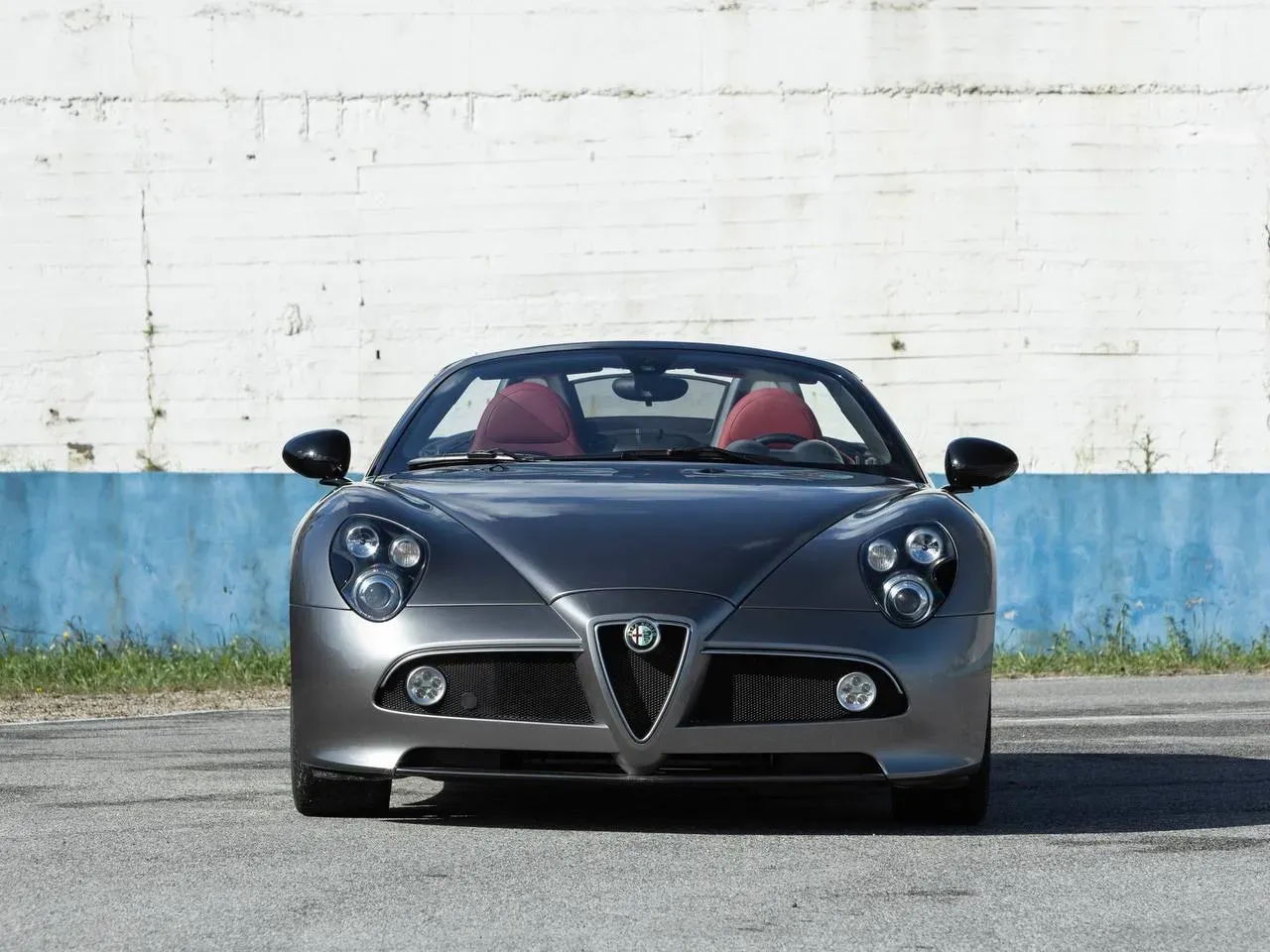 Interior y motor del Alfa Romeo 8C