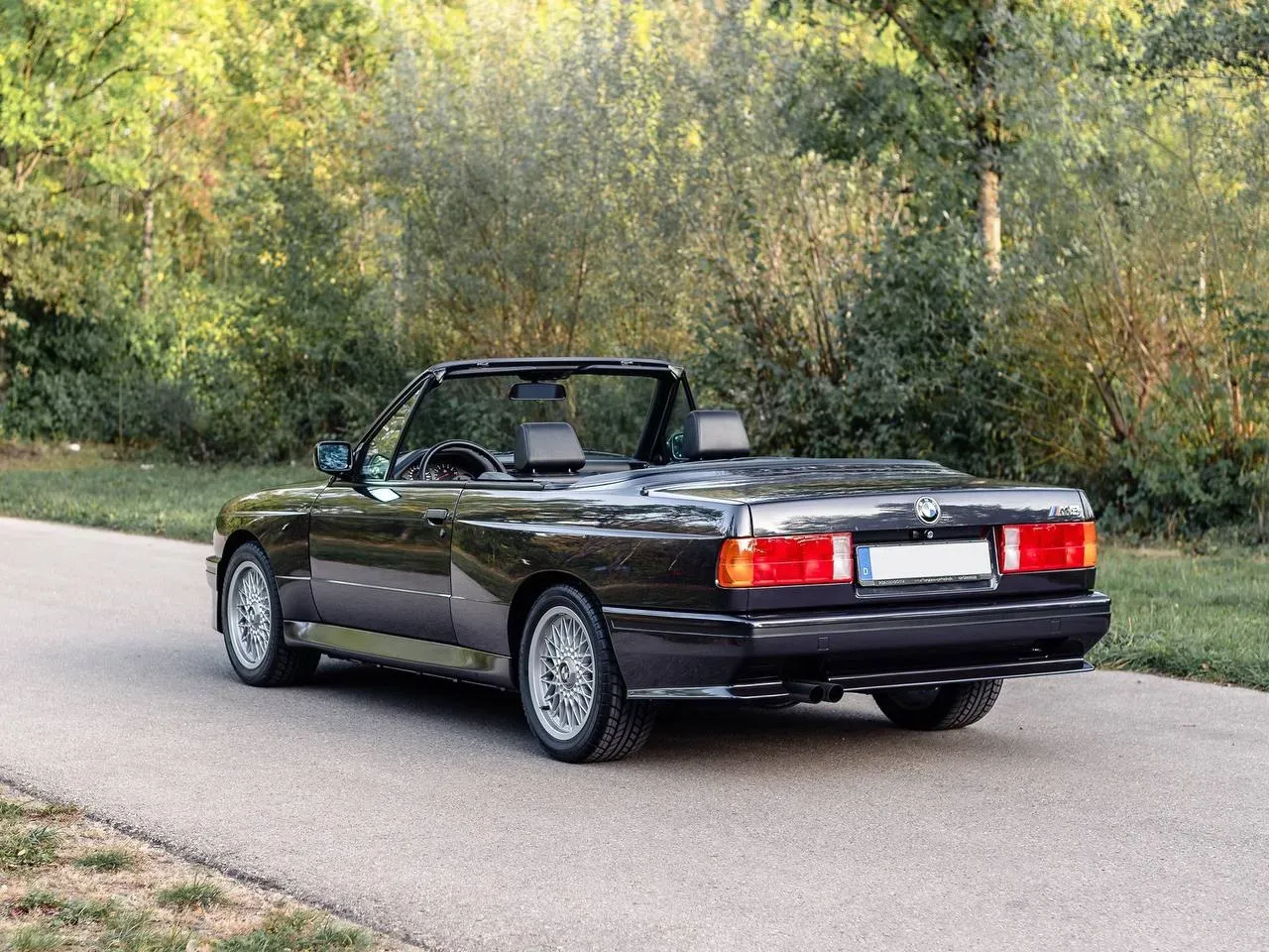BMW M3 Convertible rojo clásico