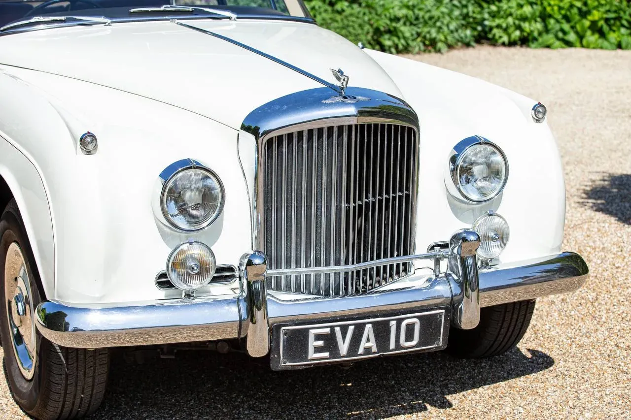 Bentley S2 frontal parrilla emblemática