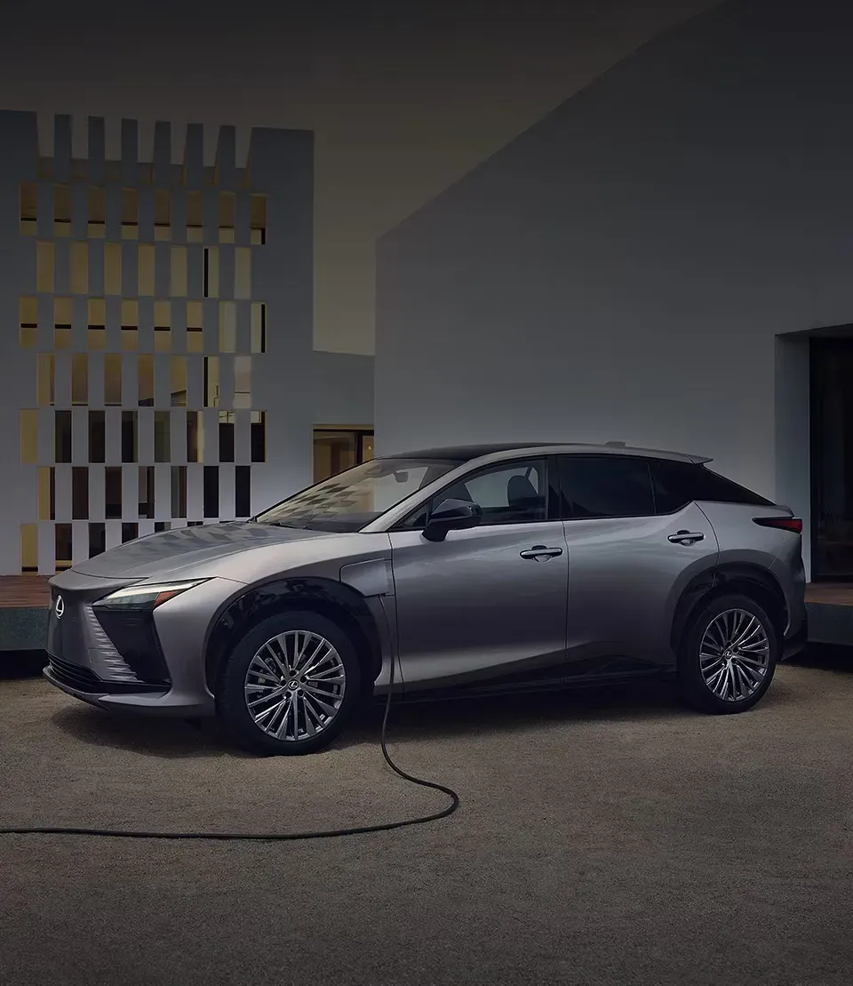 Interior y tecnología de un Lexus