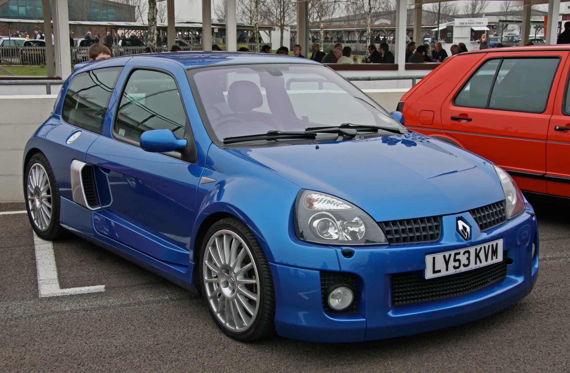 Renault Clio V6 Azul detalle frontal