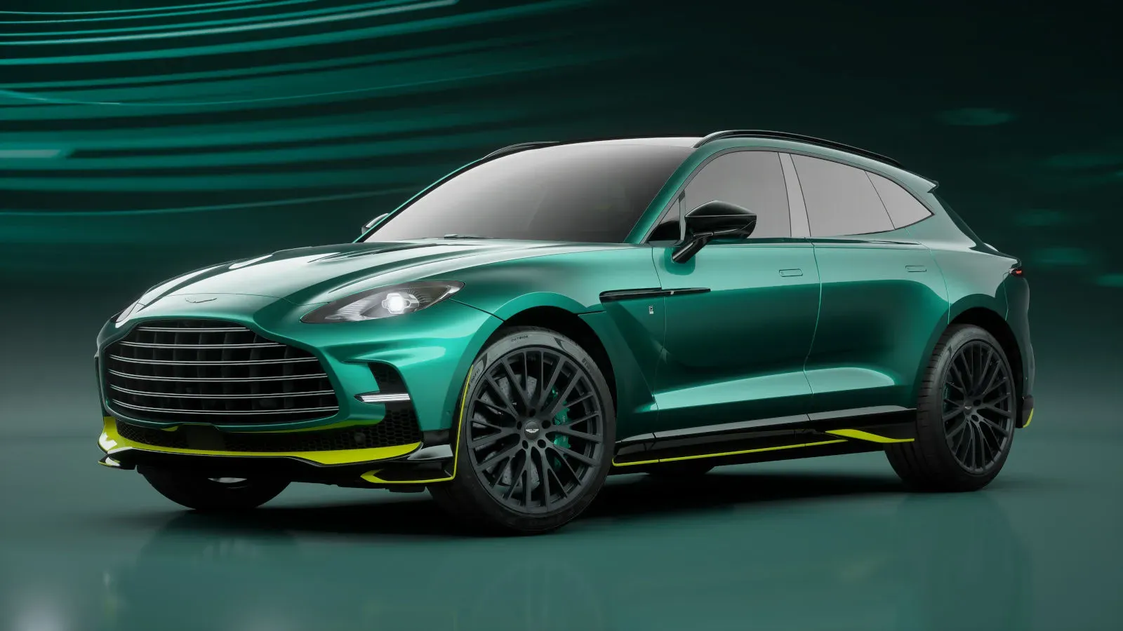 Aston Martin DBX 707 de perfil mostrando su diseño agresivo