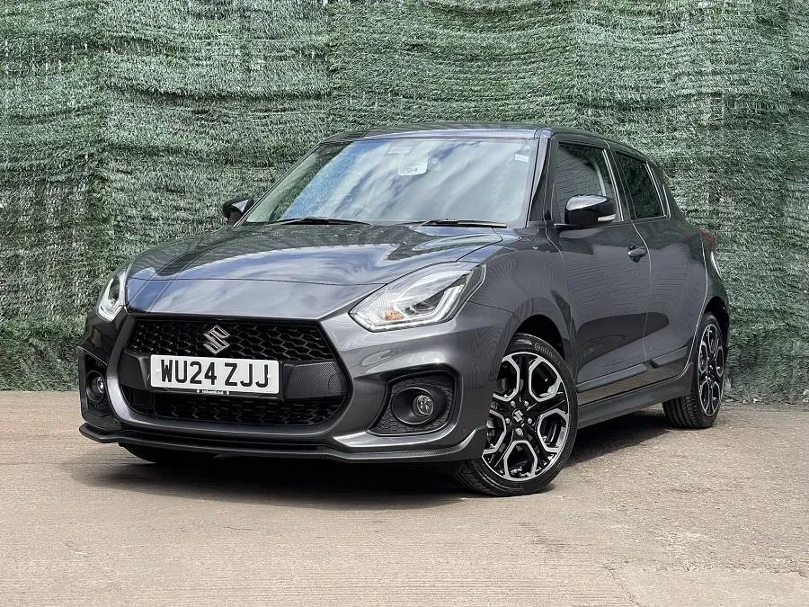 Suzuki Swift 2025 - Vista lateral y trasera