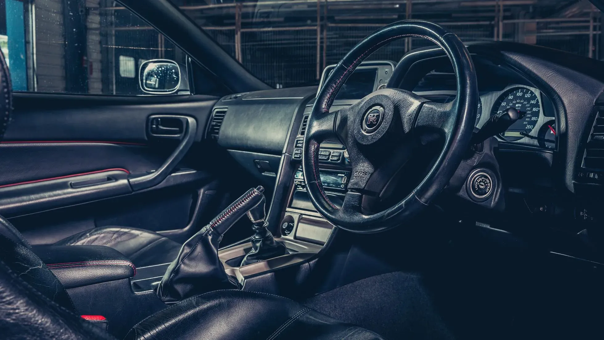 Interior del Nissan Skyline R34 GT-R
