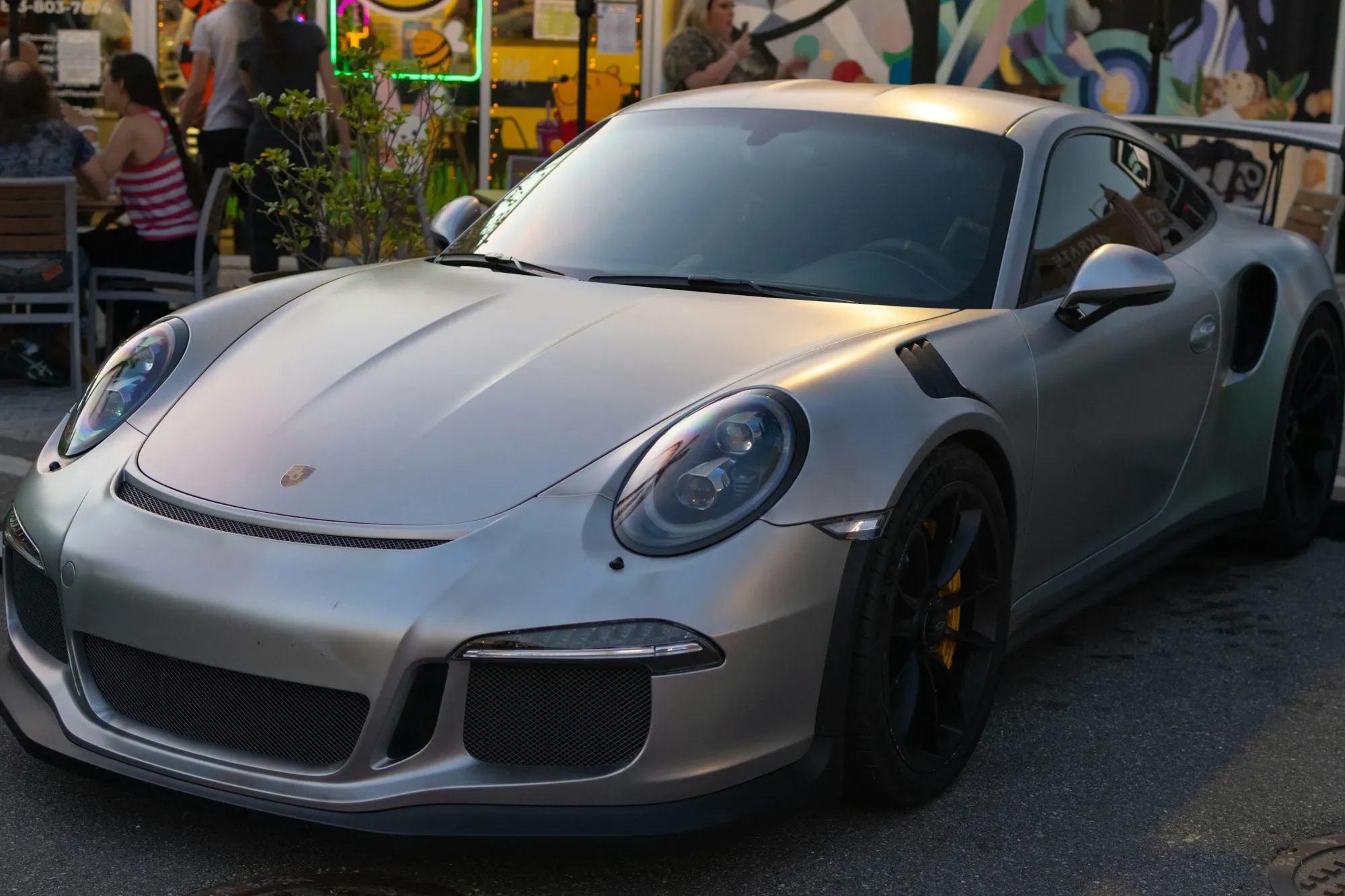 Porsche 911 GT3 Gris en carretera