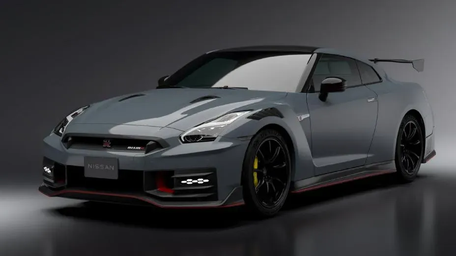 Nissan GT-R R35 en carretera