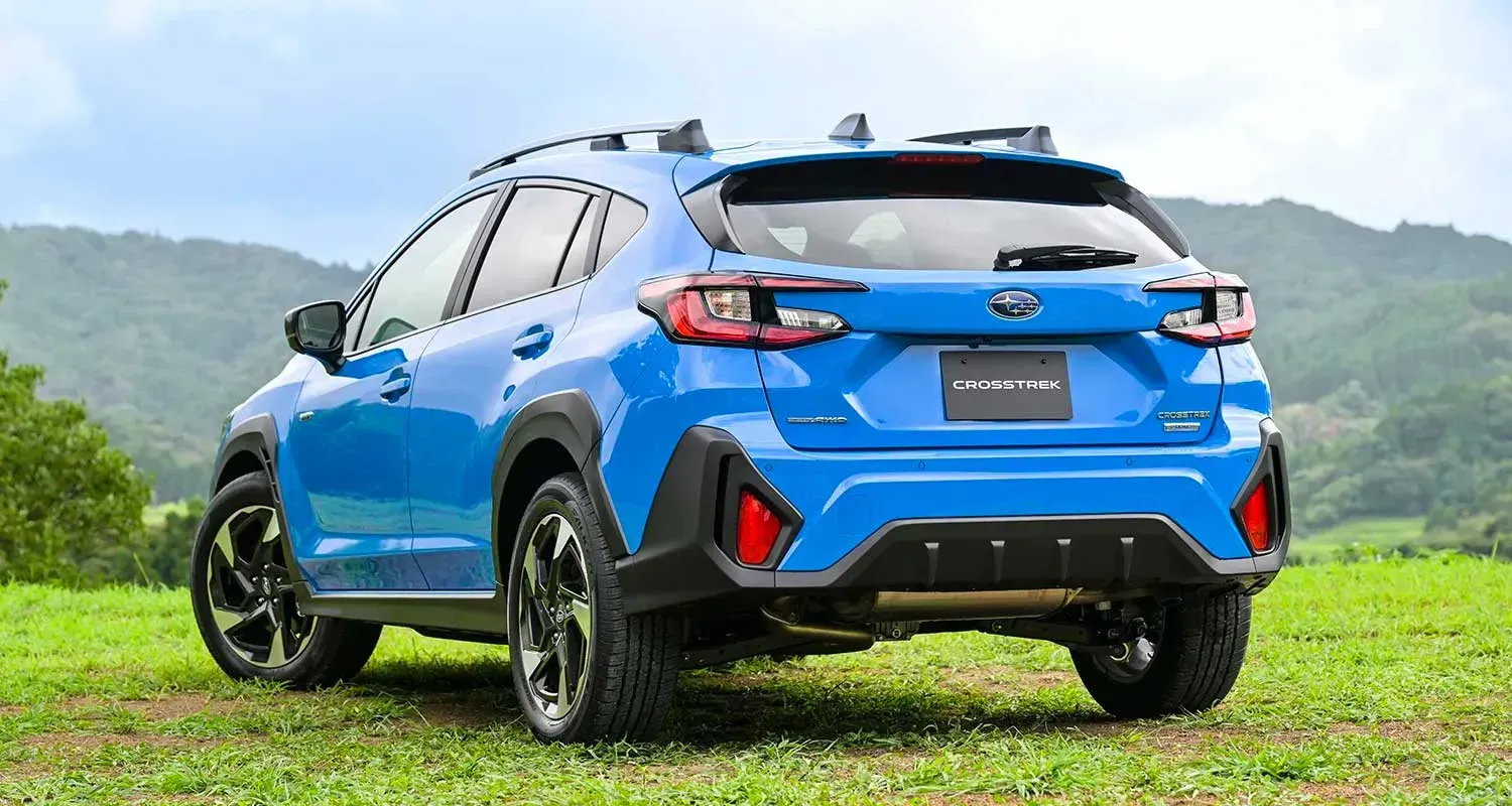 Subaru crosstrek 2024 azul trasera