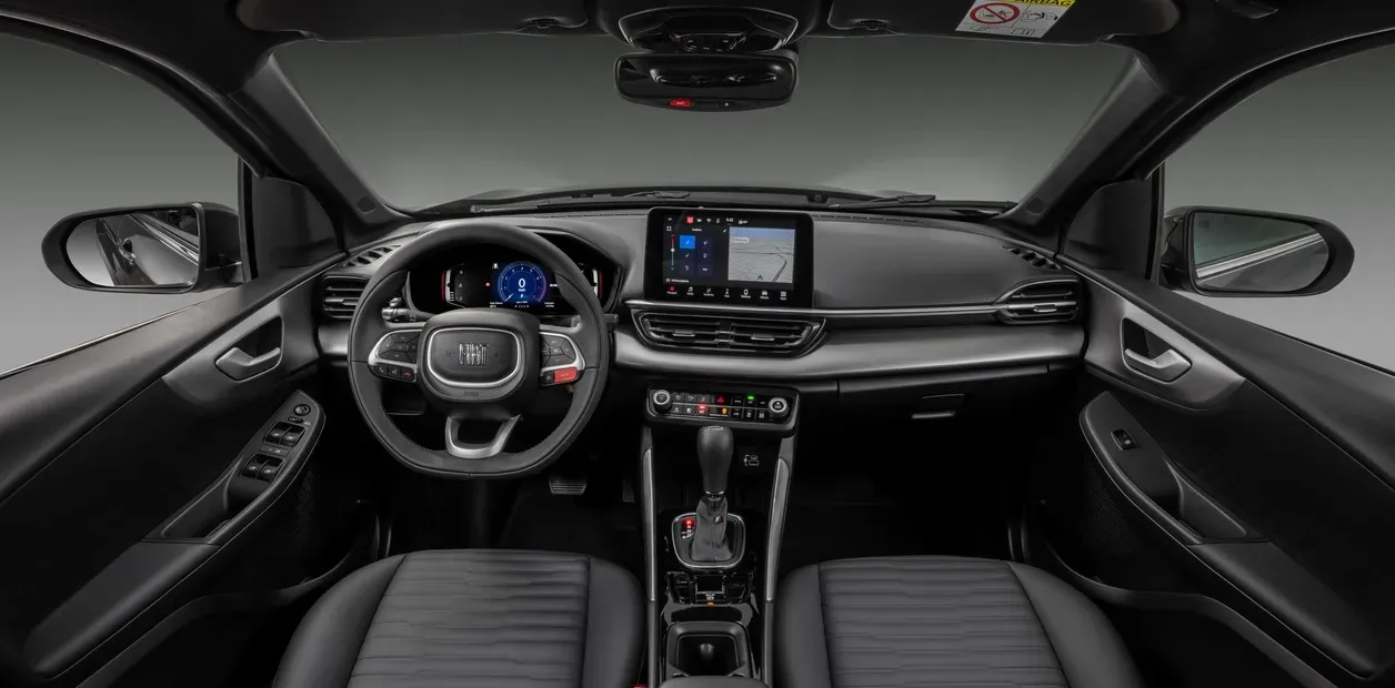 Vista del interior desde el asiento trasero del Fiat Fastback