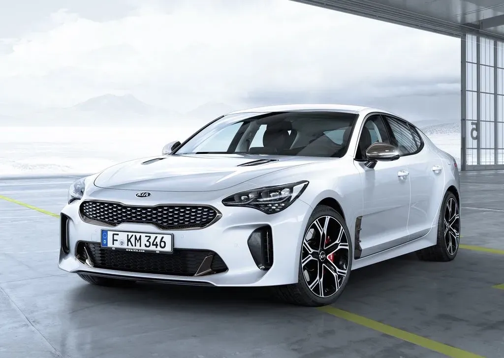 Kia Stinger 2018 perfil latera