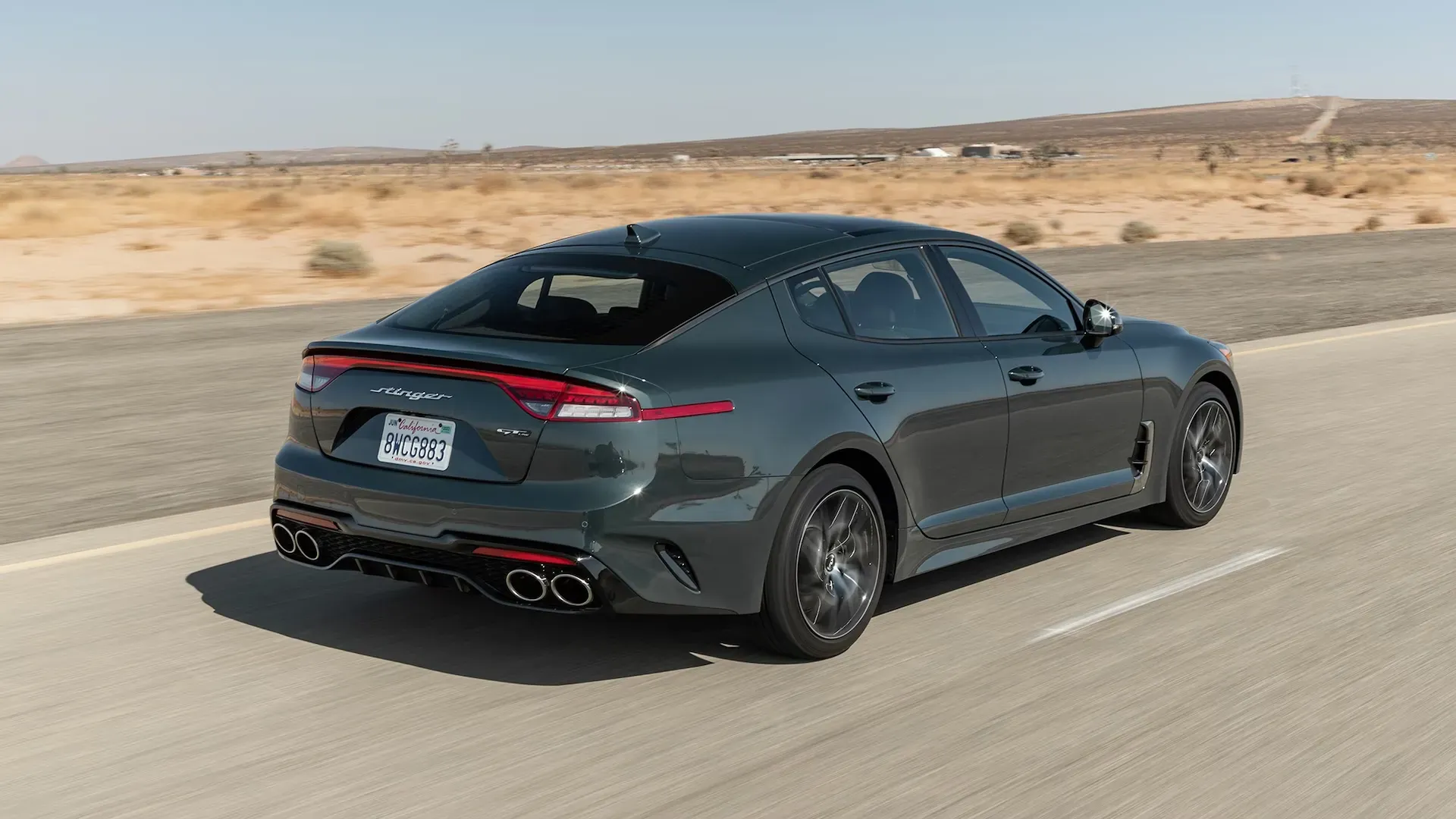 Kia Stinger perfil fastback