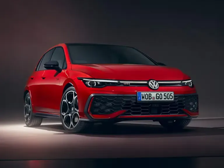 Volkswagen Golf GTI 2025 frontal