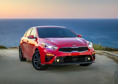Kia Forte 2018 vista lateral y trasera