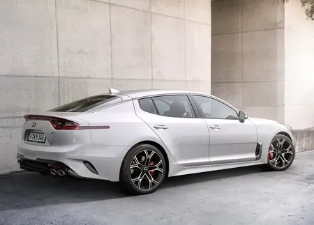 Kia Stinger EX 2018 frontal