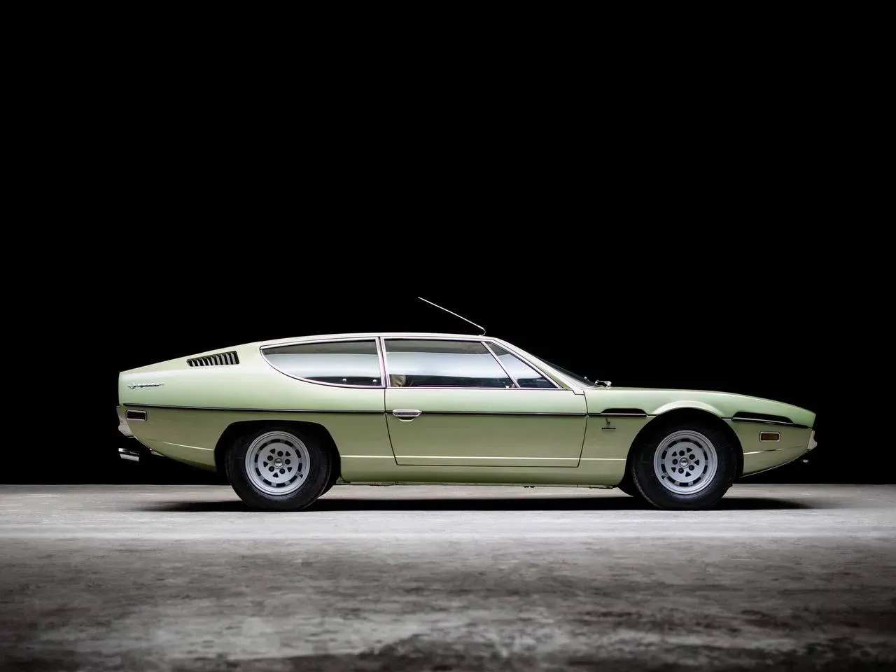 Lamborghini espada series ii de 1972 perfil lateral