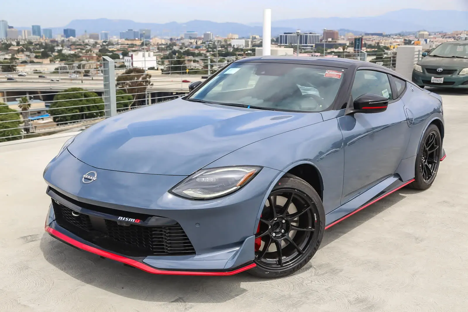 Nissan Z NISMO 2024 vista frontal