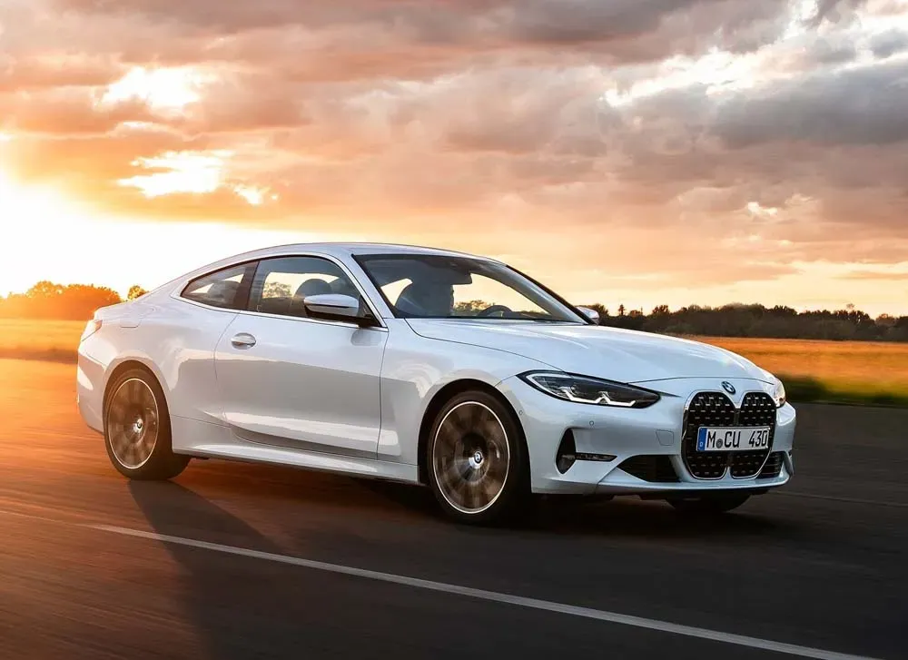 BMW Serie 4 2025 perfil lateral y trasero