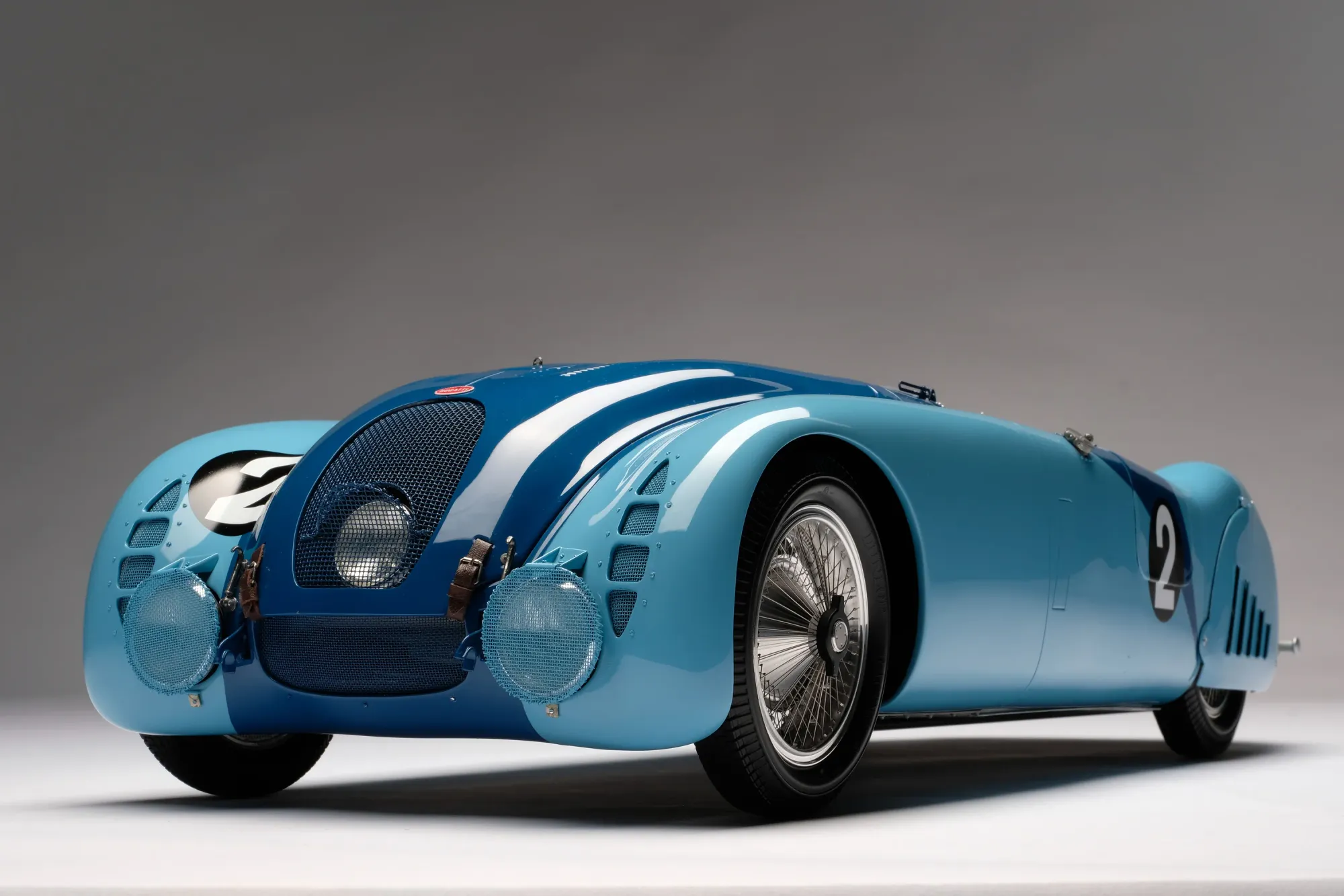 Bugatti Type 57G Tank vista frontal y detalle