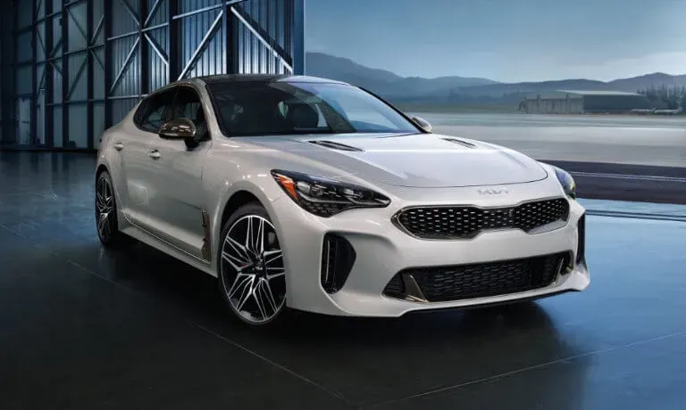 Kia Stinger 2025 perfil lateral