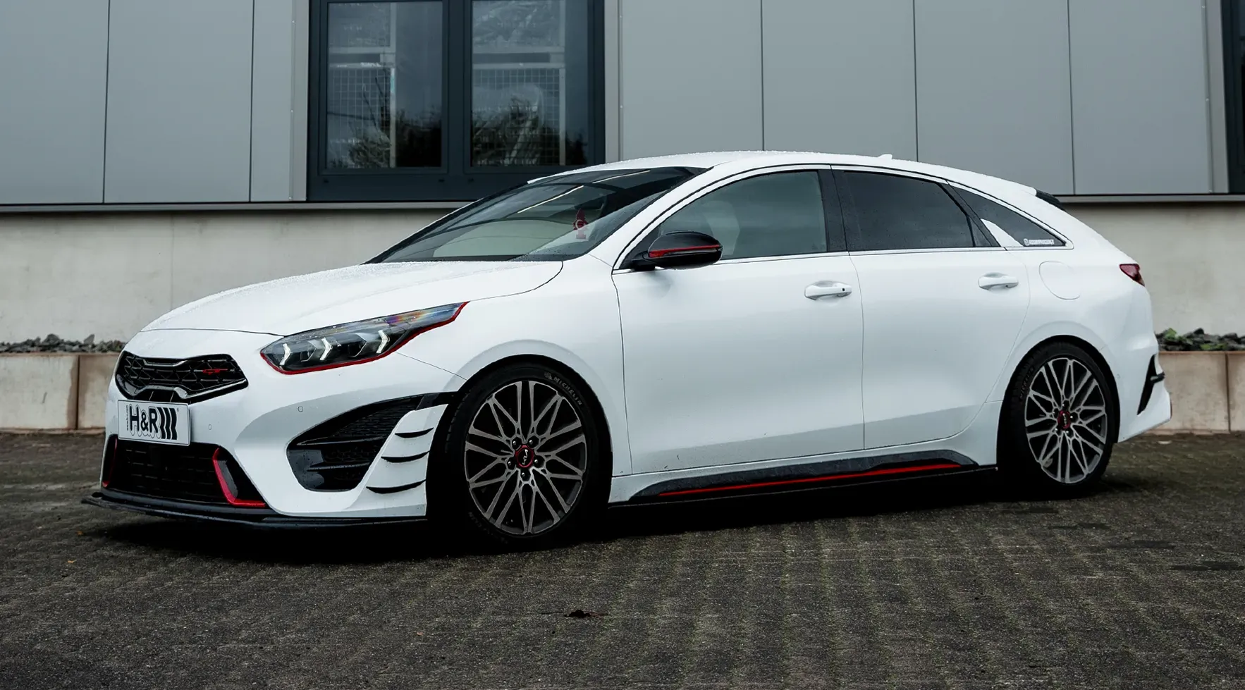 Kia Ceed GT 2024 perfil