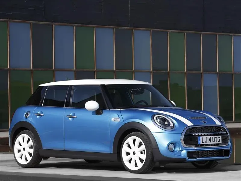 Mini 5 Puertas interior