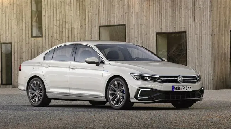 Volkswagen Passat 2020 lateral