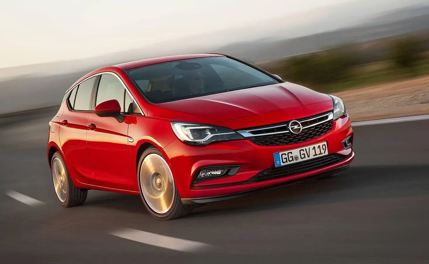 Interior del Opel Astra con pantallas digitales Pure Panel