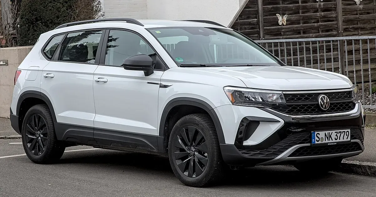 Volkswagen Taos en movimiento