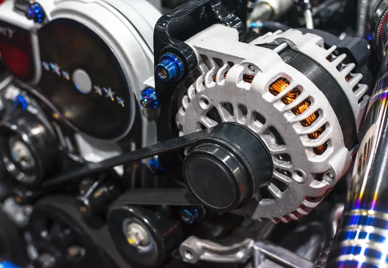 Medición de voltaje en el sistema eléctrico del auto