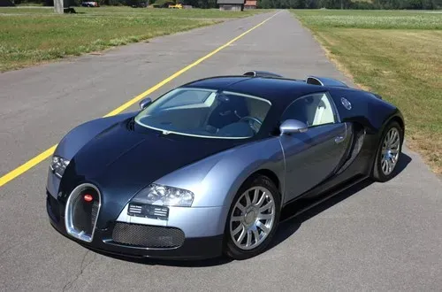 Bugatti Veyron en carretera