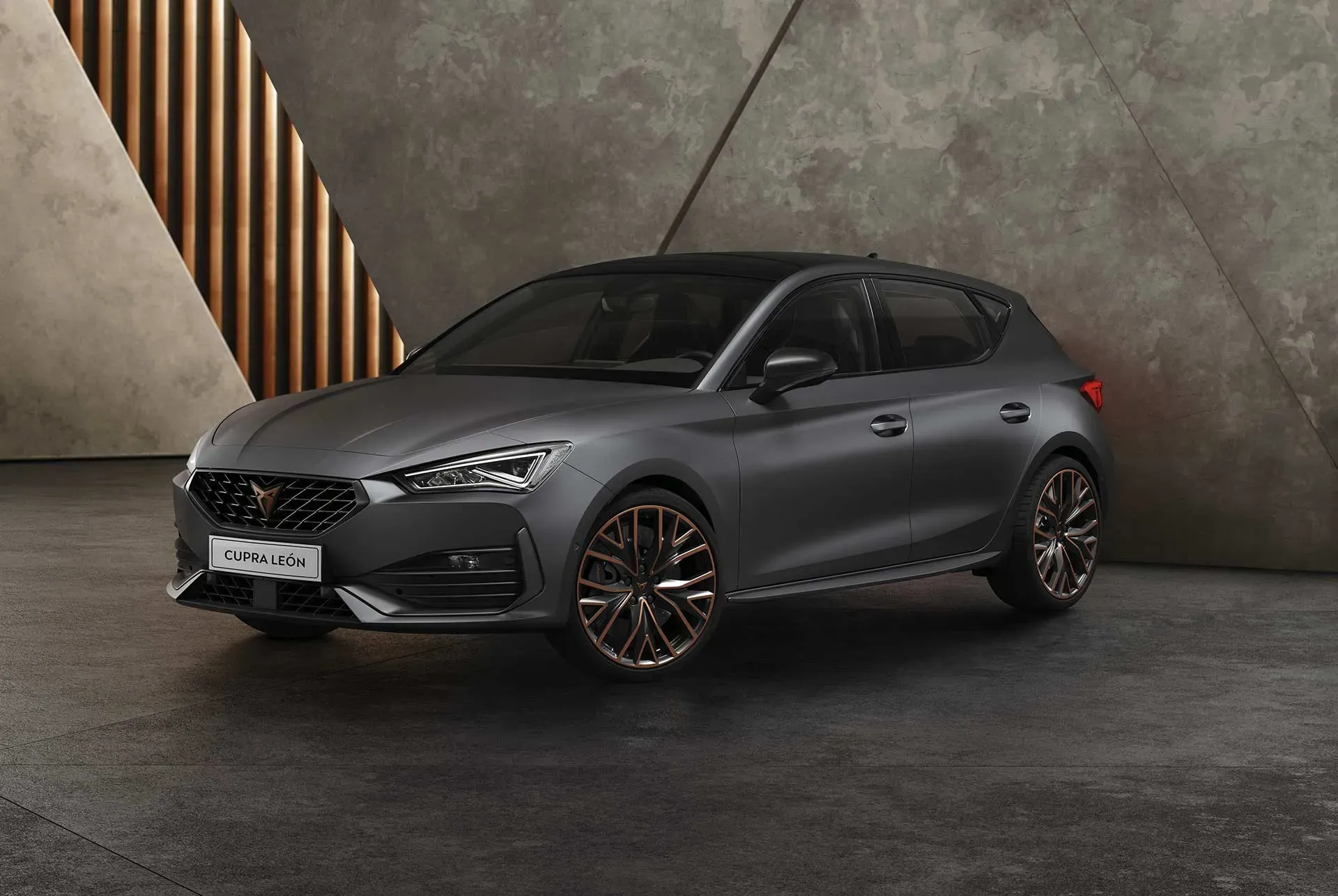 Cupra León 2025 perfil y rines