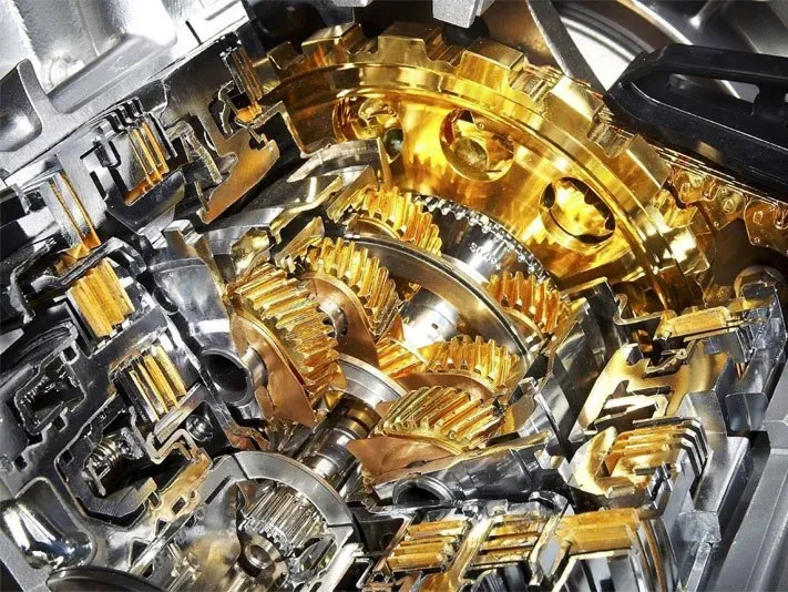 Diferentes tipos de aceites y lubricantes para automóvil