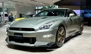 Nissan GT-R R35 perfil agresivo