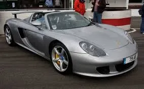 Porsche GT accidentado