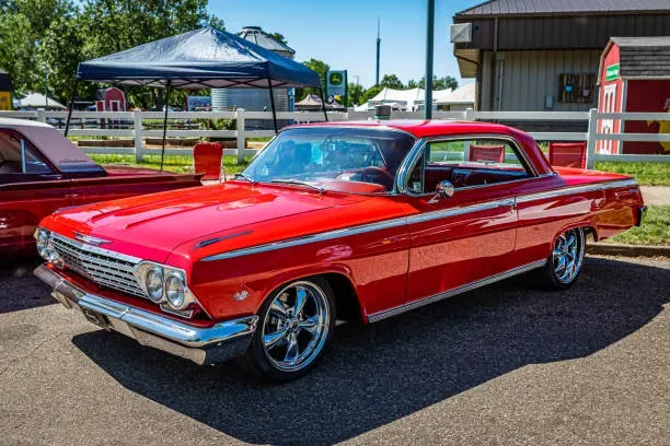 Chevrolet Impala estacionado