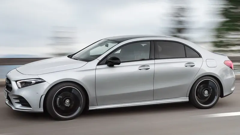 Mercedes-Benz Clase A Sedan perfil y laterales