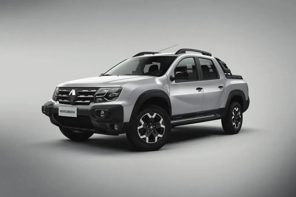 Renault Oroch 2023 frontal en carretera