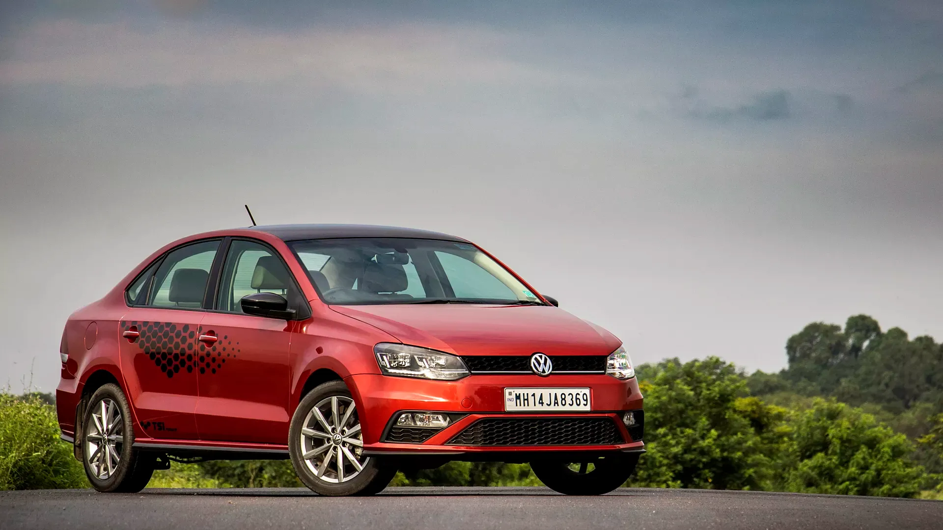 Volkswagen Vento TDI 2024 vista frontal lateral