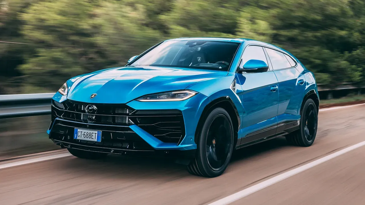 Lamborghini Urus en carretera