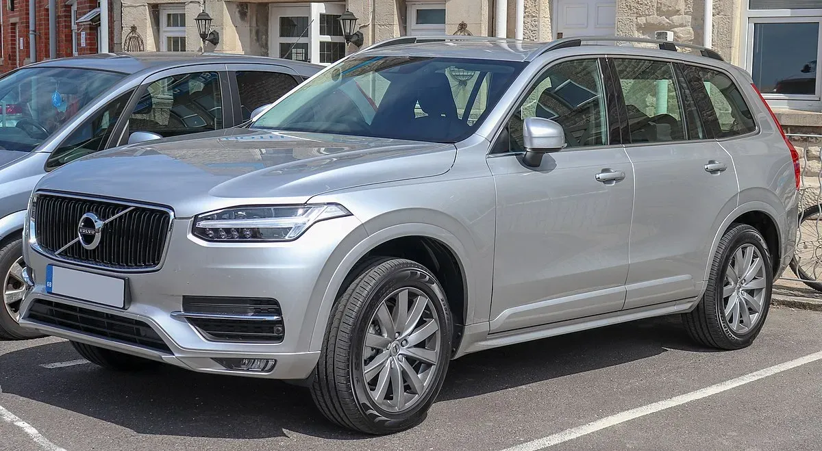 Volvo XC90 2025 perfil