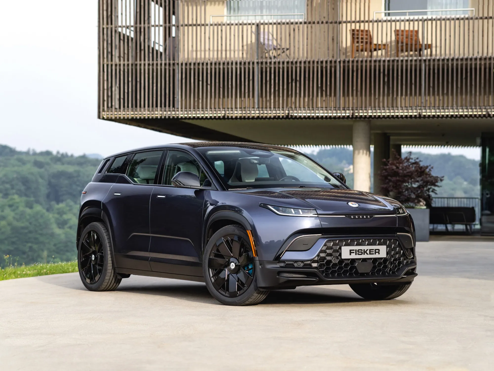 Fisker Ocean perfil lateral gris