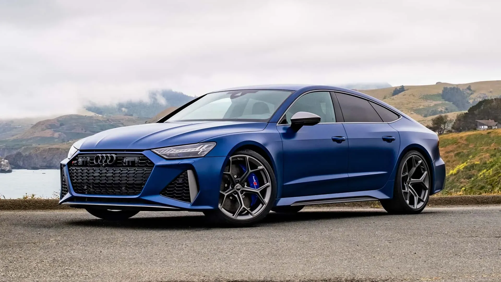 Audi RS7 Performance 2024 interior y panel de control