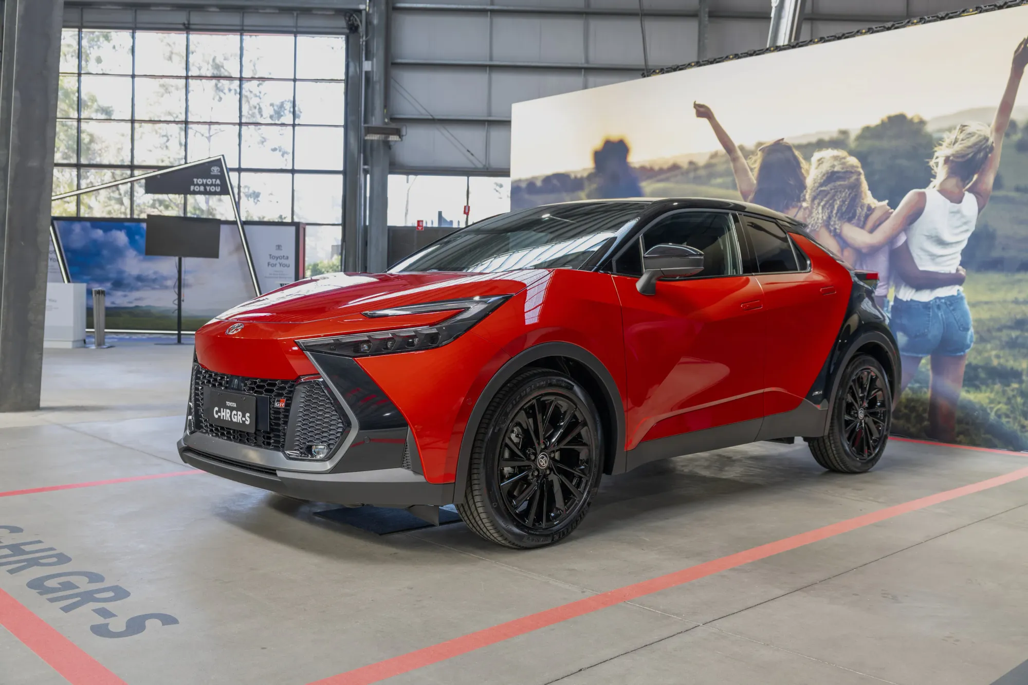 Toyota C-HR 2024 perfil