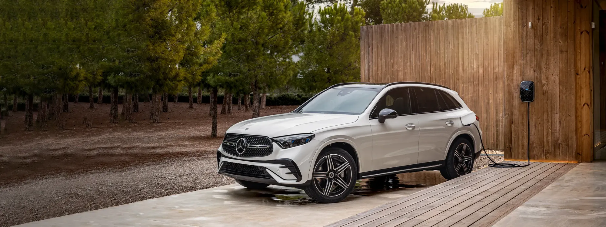 Mercedes-Benz GLC 350e 4MATIC 2025 cargando