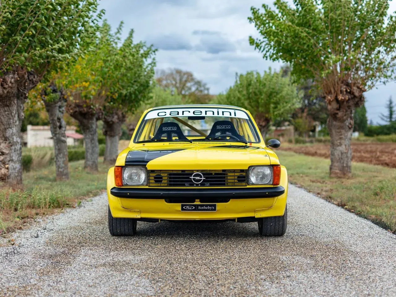 Opel Kadett C GT/E Group 2 compitiendo en rally