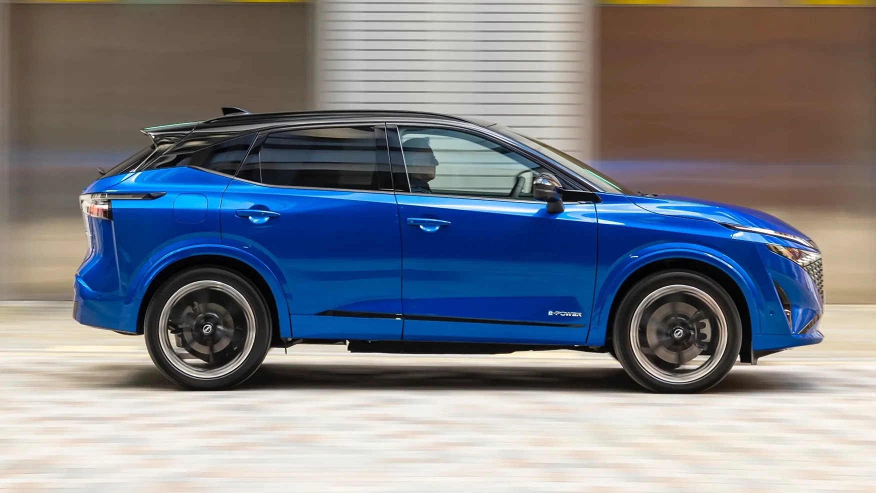 Nissan Qashqai 2024 en conducción