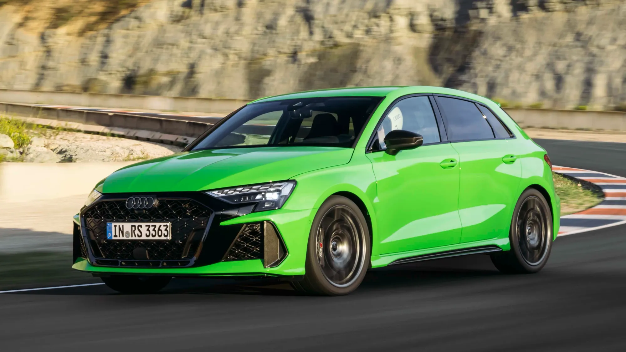 Audi RS3 Sportback en color verde Kyalami