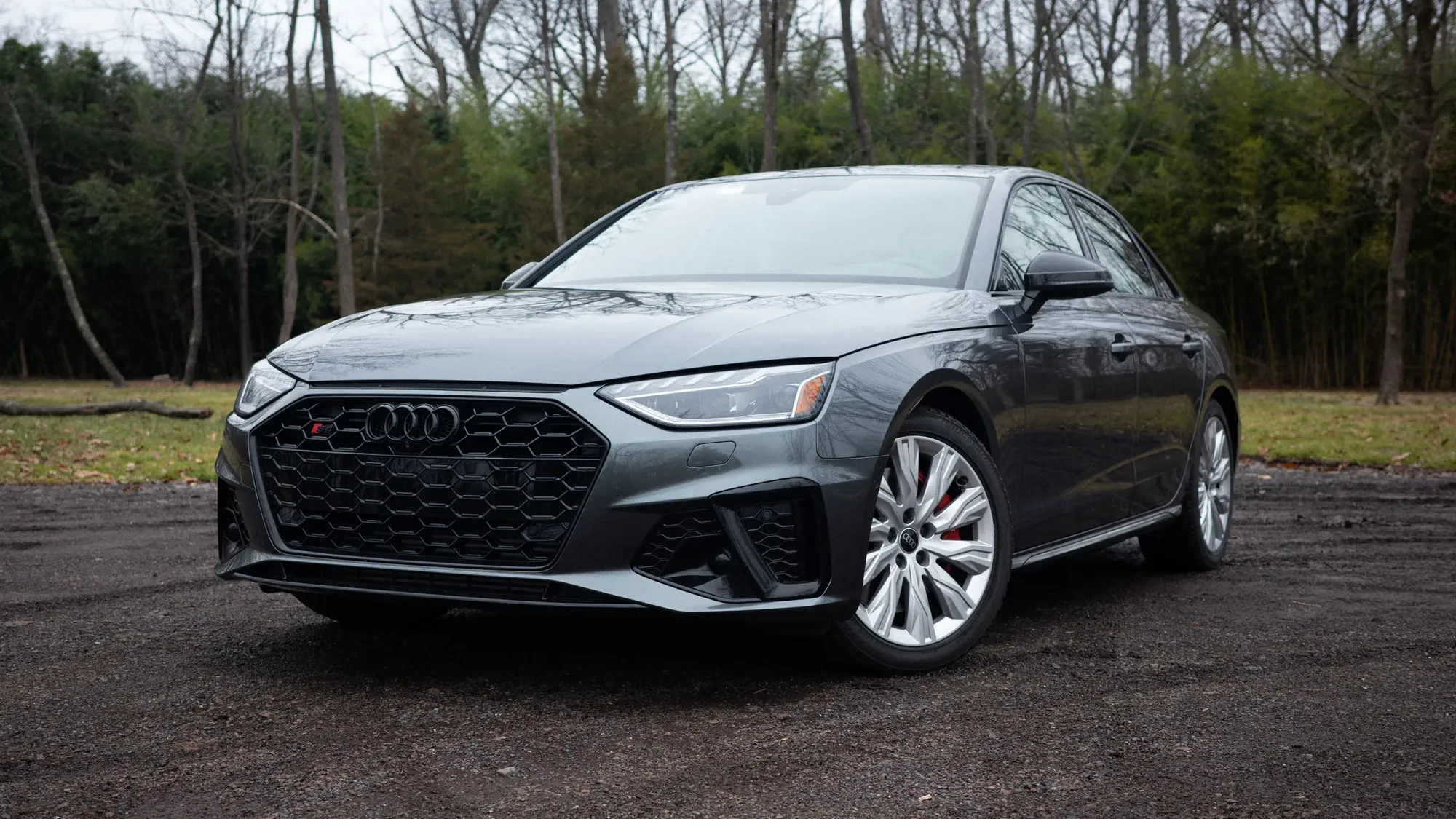 Audi S4 frontal en carretera