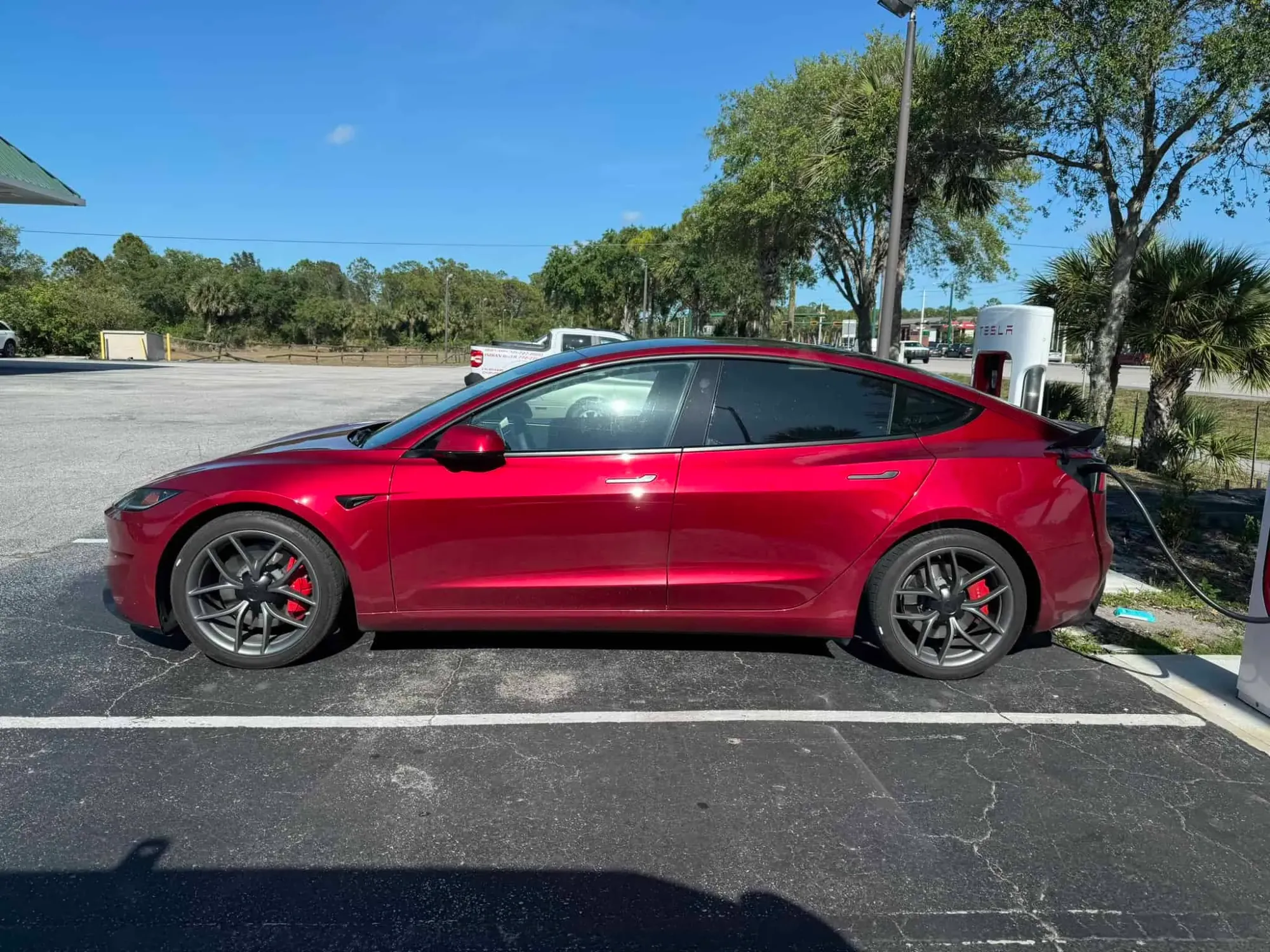 Tesla Model 3 Performance 2024 de frente